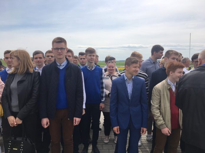 IMG-f4887eaeac47b238f7f41c7a078ac08c-V